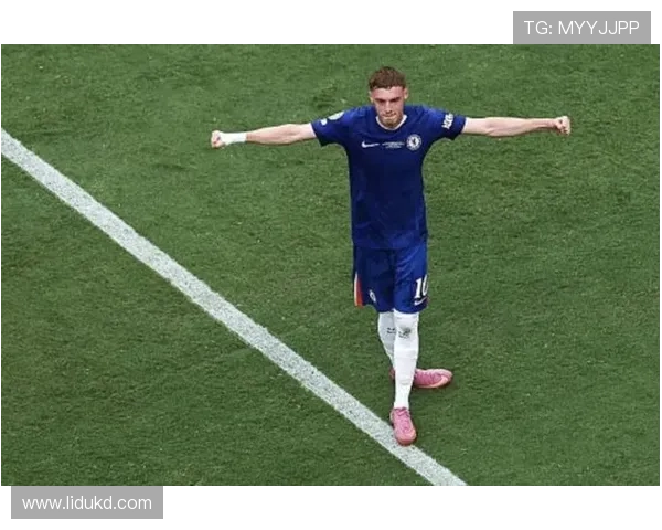 切尔西足球明星时尚穿搭视频揭秘展现运动与潮流的完美结合